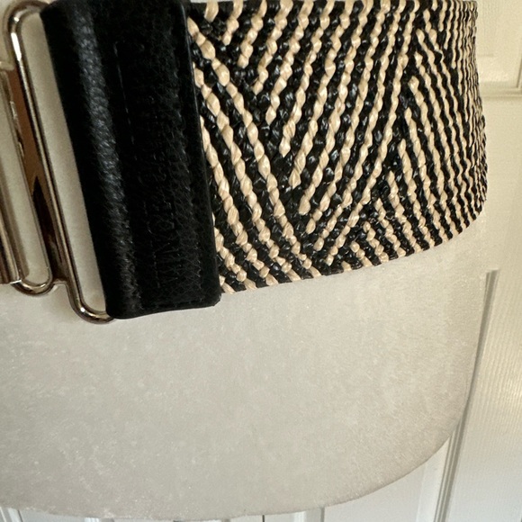 Vince Camuto Stretch Belt Size S/M - Picture 3 of 14